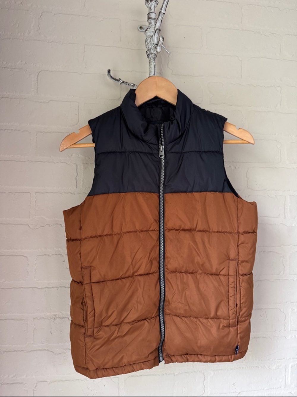 Gap puffer vest Two Tone kids large Black & Brown zip up front pockets lined